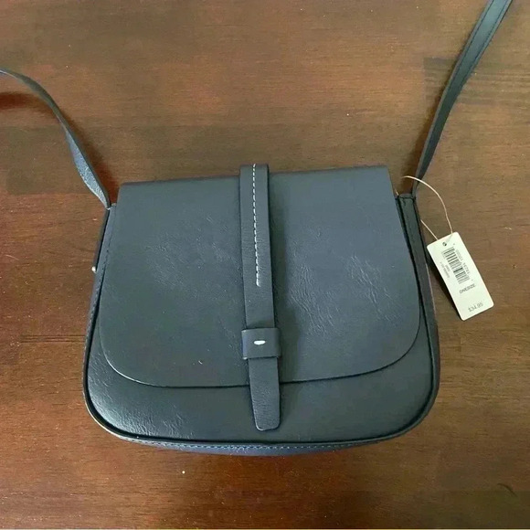 GAP Handbags - NWT Gap Women's Crossbody Faux Saddle Leather Bag Mini NavyBlue Adjustable Strap
